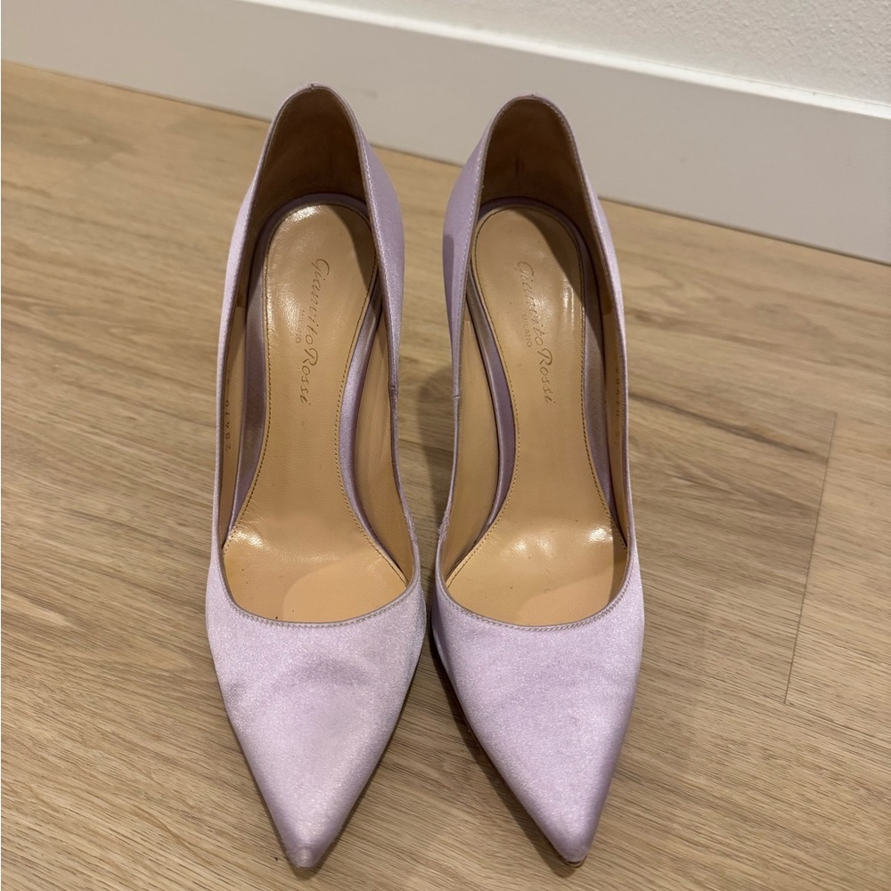 Gianvito Rossi Lavender Satin Pointed-Toe Heels